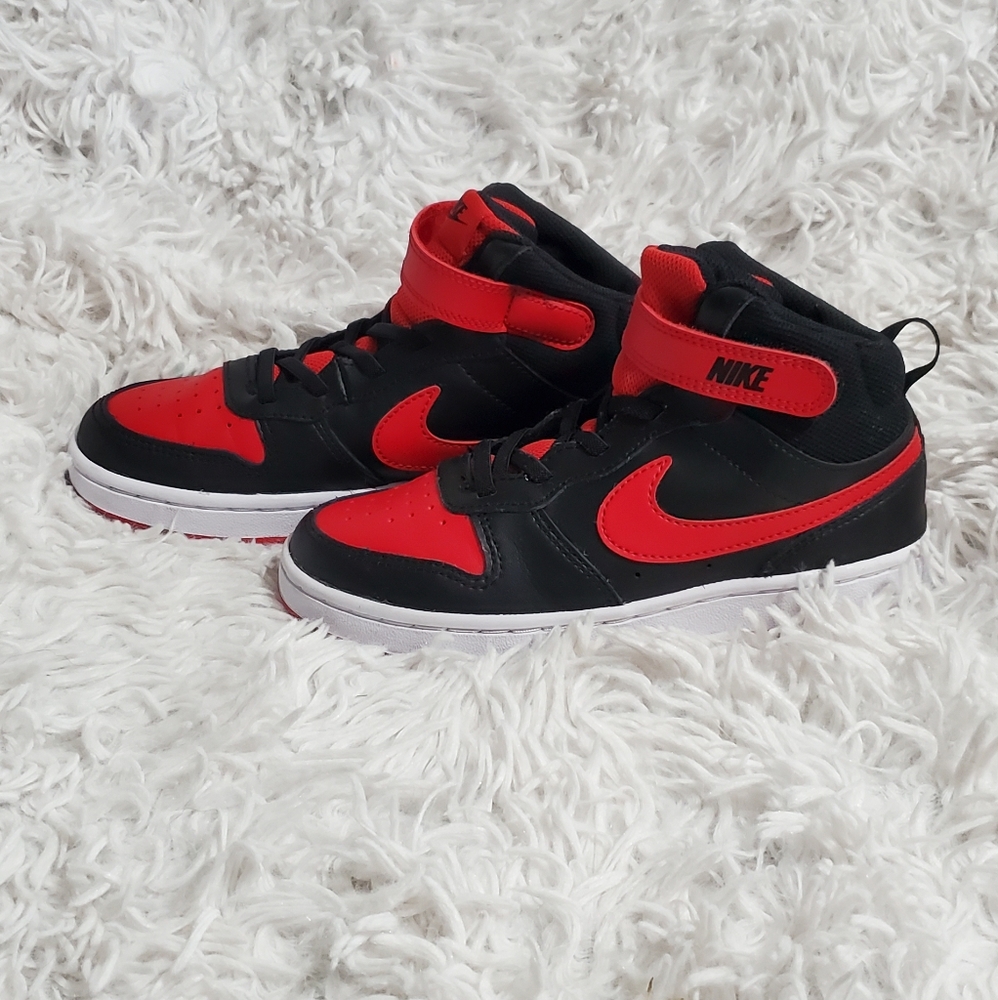 Boys Nike Court Borough Mid 2